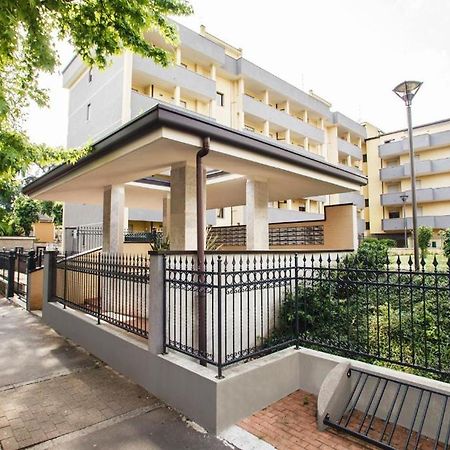 Hq Aparthotel Milano Inn - Smart Suites Cinisello Balsamo Dış mekan fotoğraf