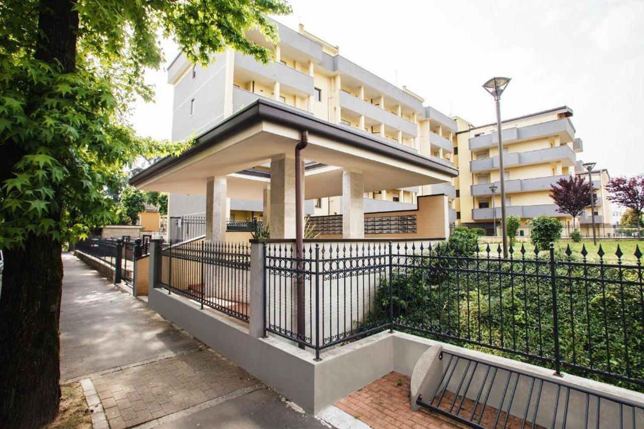 Hq Aparthotel Milano Inn - Smart Suites Cinisello Balsamo Dış mekan fotoğraf