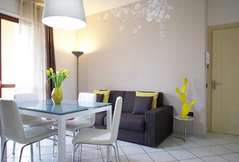 Hq Aparthotel Milano Inn - Smart Suites Cinisello Balsamo Dış mekan fotoğraf